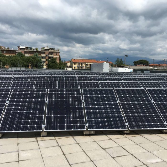 Impianto fotovoltaico su copertura piana